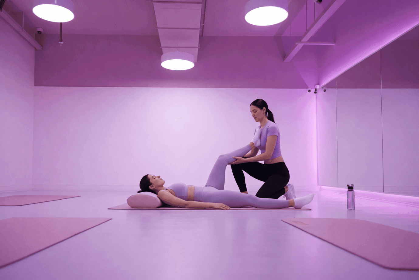 2Assisted Stretching vs Self-Stretching in Dubai.png